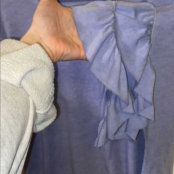 Blouse with ruffle sleeves - Picture 3 of 3